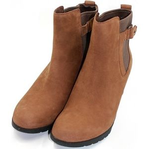 UGG Shoes - UGG Indra Womens Waterproof Wedge Heel Boots Sz8.5 UGG Shoes - UGG Indra Womens Waterproof Wedge Heel Boots Sz8.5